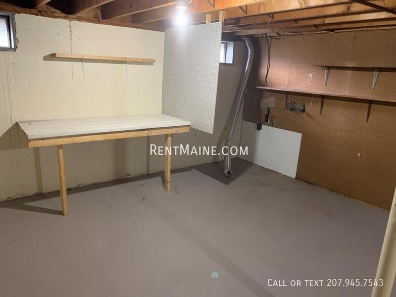 Building Photo - 13 Hemlock St