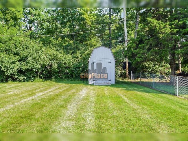 Building Photo - 7504 Honnen Dr N