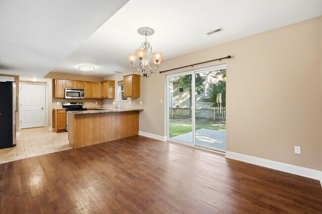 Building Photo - 401 S Village Cir