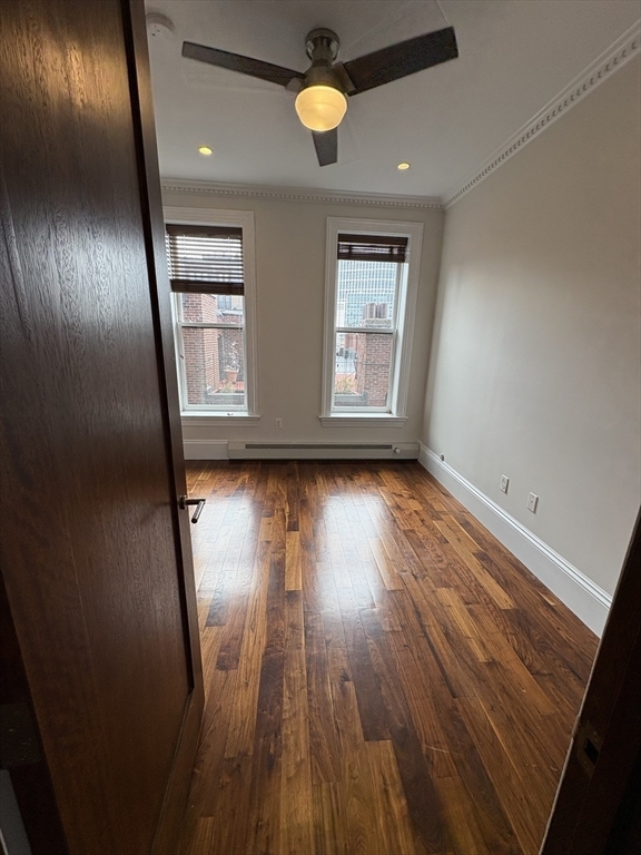 Building Photo - 483 Beacon St