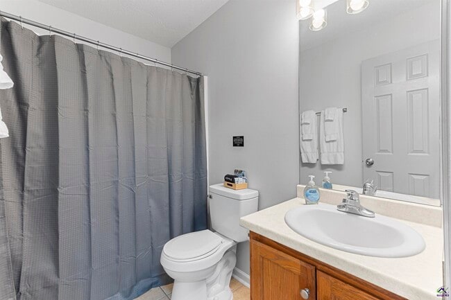 Building Photo - 309 Raleigh Dr