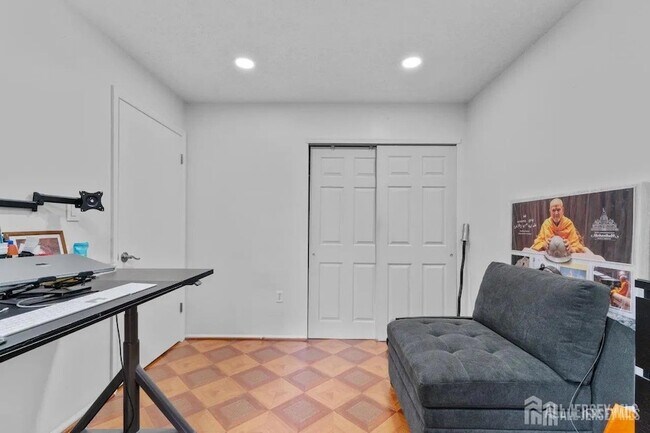 Building Photo - 251 Kempsey Dr