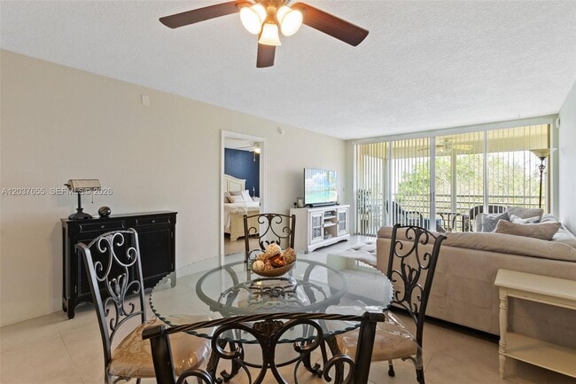 Building Photo - 9480 Poinciana Pl