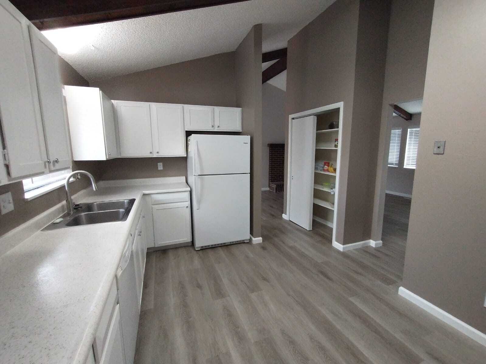 Kitchen / Pantry - 3275 Squaw Valley Dr
