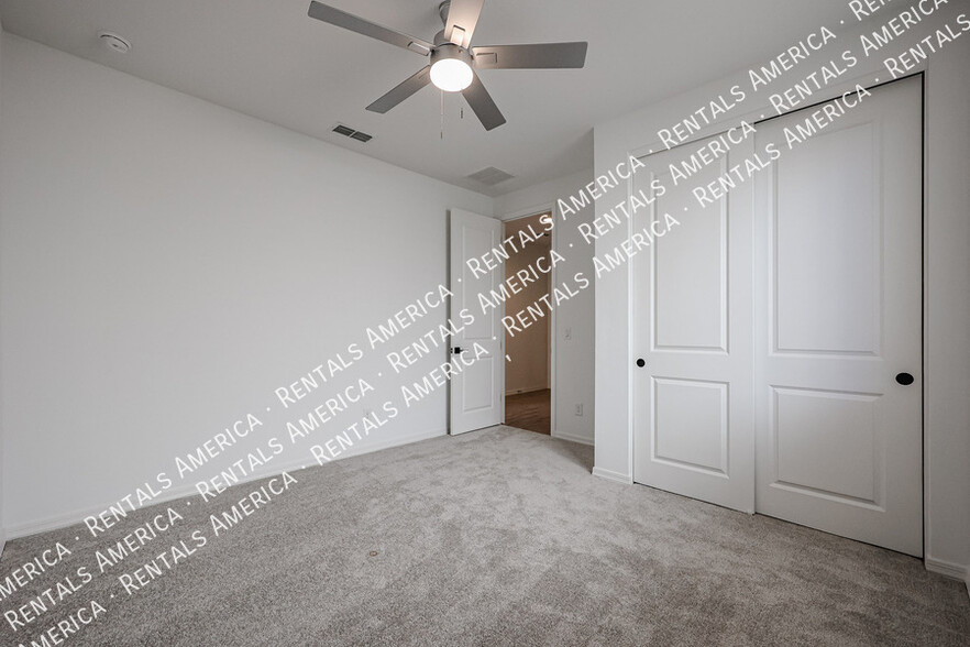 Building Photo - 4841 S Carver