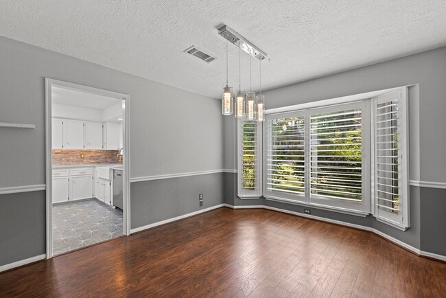 Building Photo - 8318 Everleaf Dr