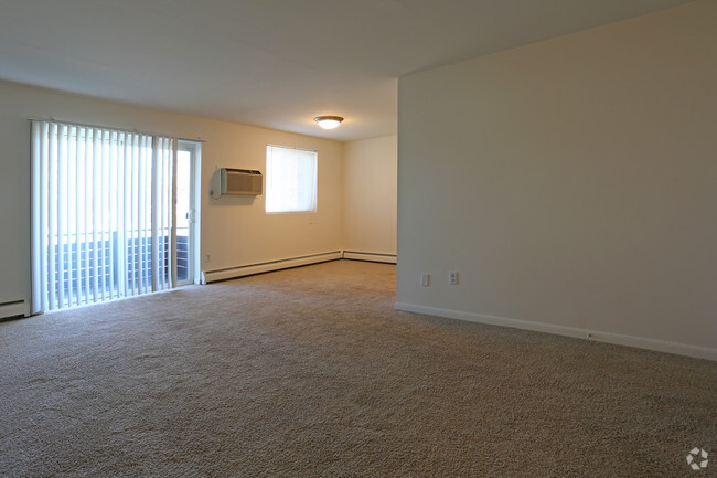 Living & Dining Room - Oak Forest Apartments