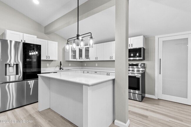 Building Photo - 58 Riverside Ln