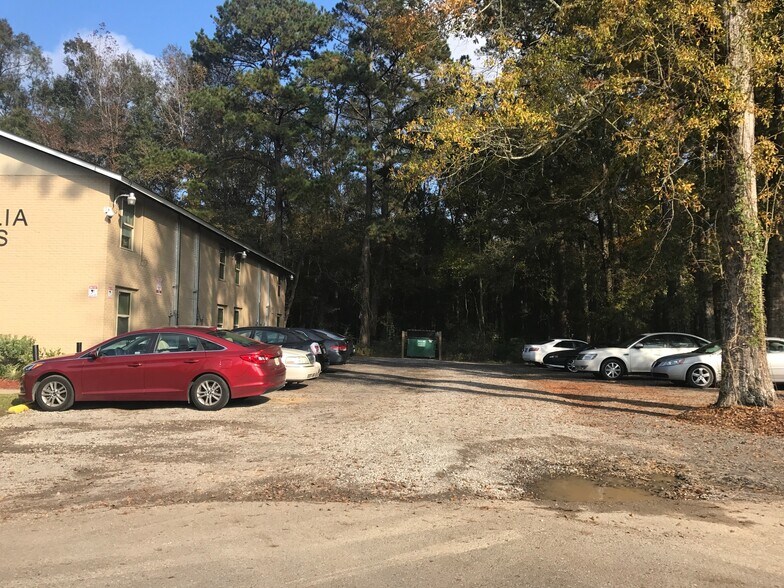 Building Photo - 312 N Chestnut St