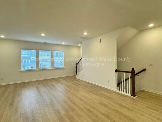 Building Photo - 416 Rowe Wy