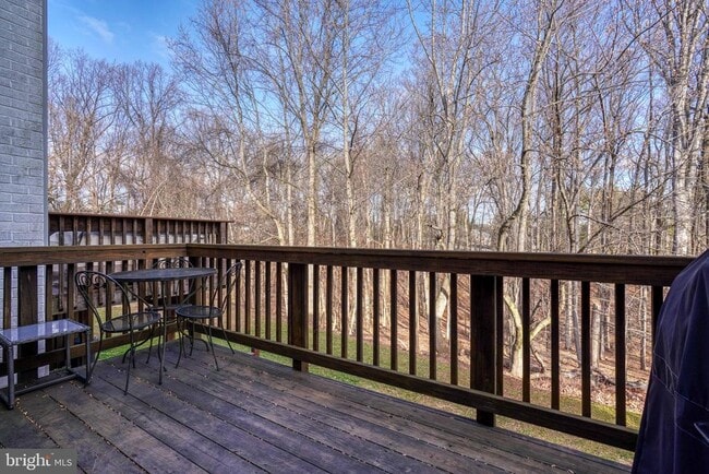 Building Photo - 28 Salthill Ct