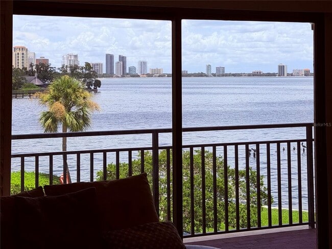Building Photo - 5020 Bayshore Blvd