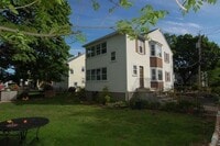 Building Photo - 122 Warren St