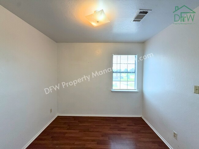 Building Photo - 2-Bedroom Townhome for Lease in a Peaceful Celina Community