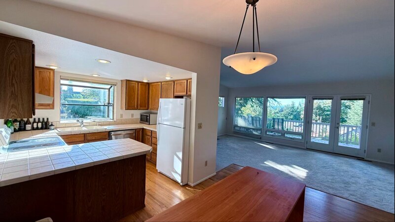 Building Photo - 215 19th Ave