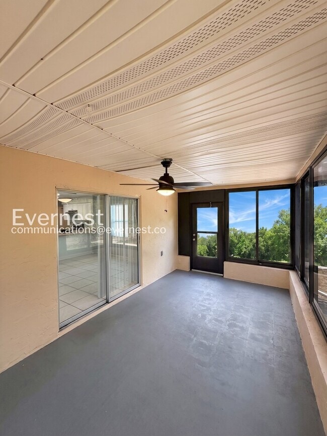 Building Photo - 3 Bed, 2 Bath Home with Spacious Yard and Attached Garage for Rent / Available Soon!