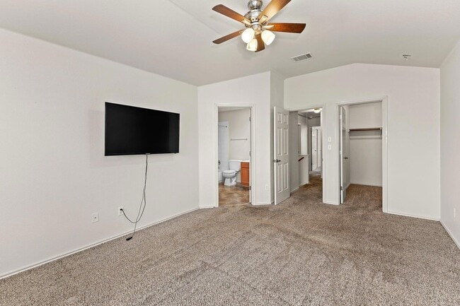 Building Photo - 2410 Great Oaks Dr