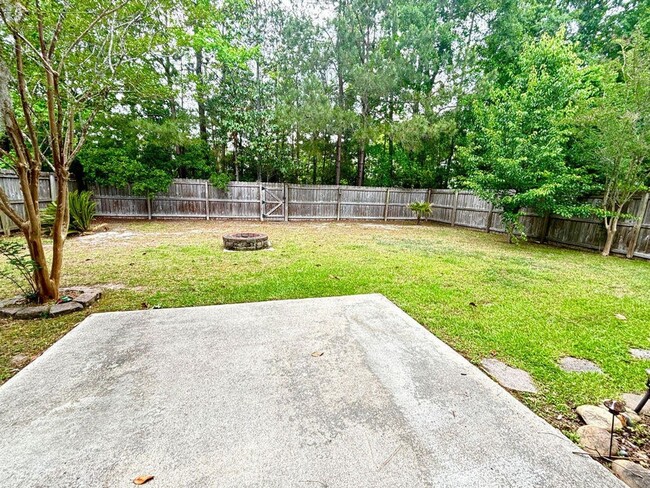 Building Photo - Available Now-Beautiful 4 BR/3BA Home