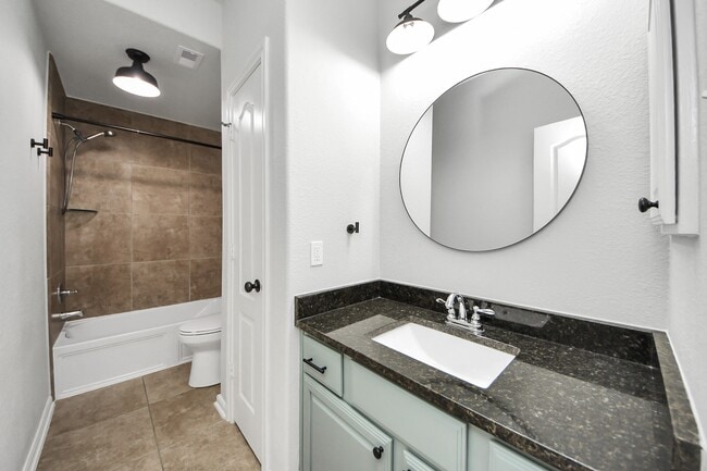 Building Photo - 17010 Upper Ridge Ln