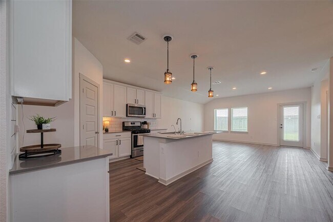 Building Photo - 14519 Sweetwater Dr