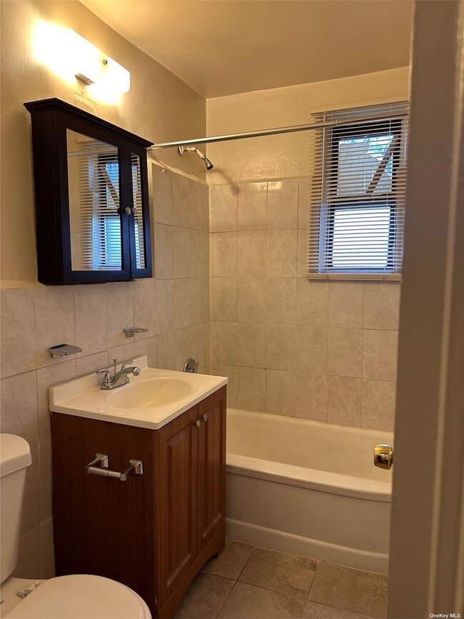 Building Photo - 120 Division Ave