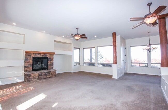 Building Photo - Prescott Estates Three Bedroom Home