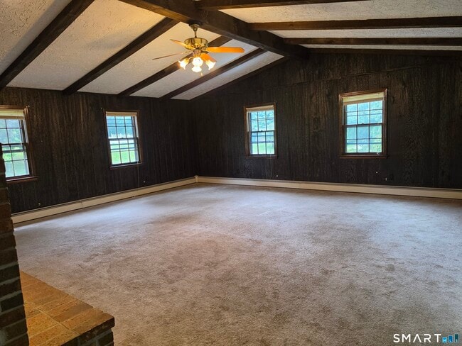 Building Photo - 8 Squire Ln