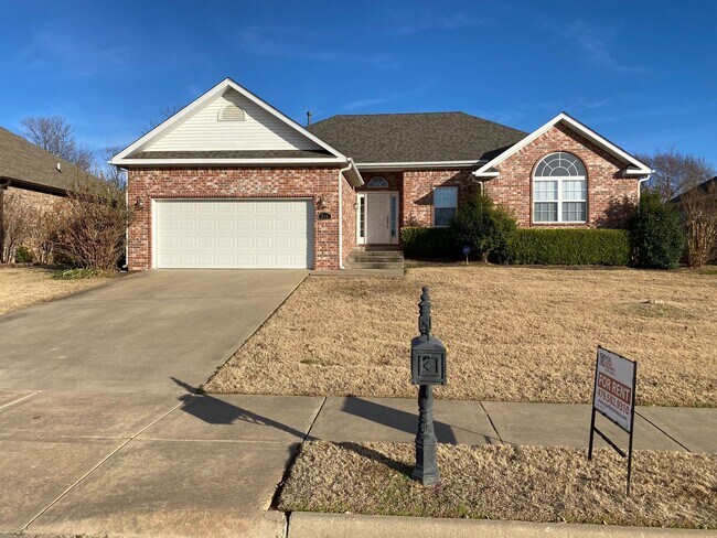 Primary Photo - 3 Bedroom Home for Rent in Springdale!