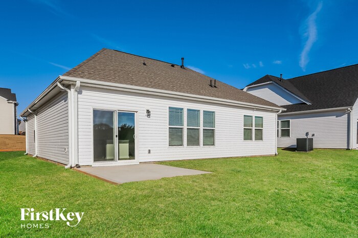Building Photo - 901 Birchcrest Wy