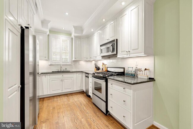 Building Photo - 1522 32nd St NW