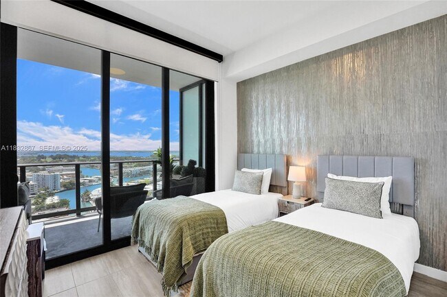 Building Photo - 580-572 72nd St