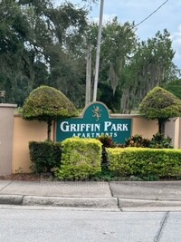 Building Photo - 1017 Griffin Rd