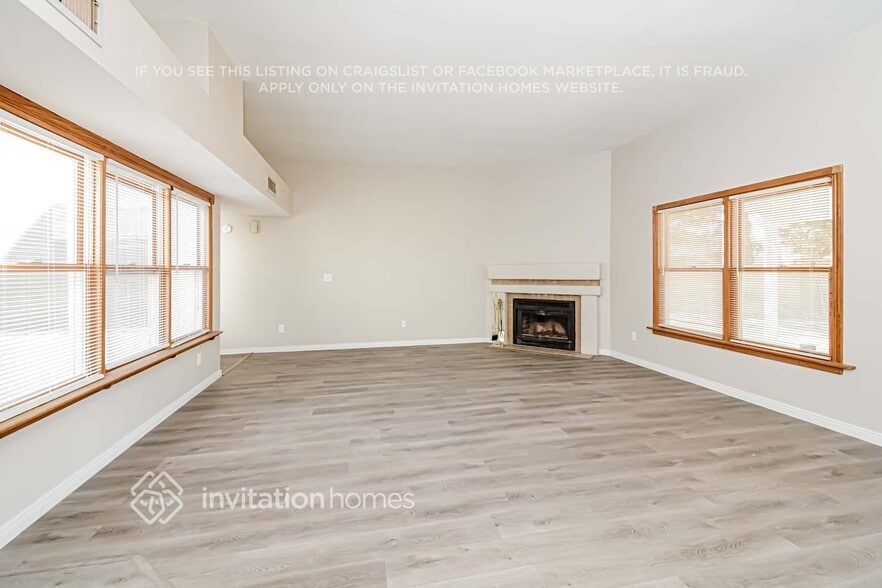 Building Photo - 5439 W North Ln