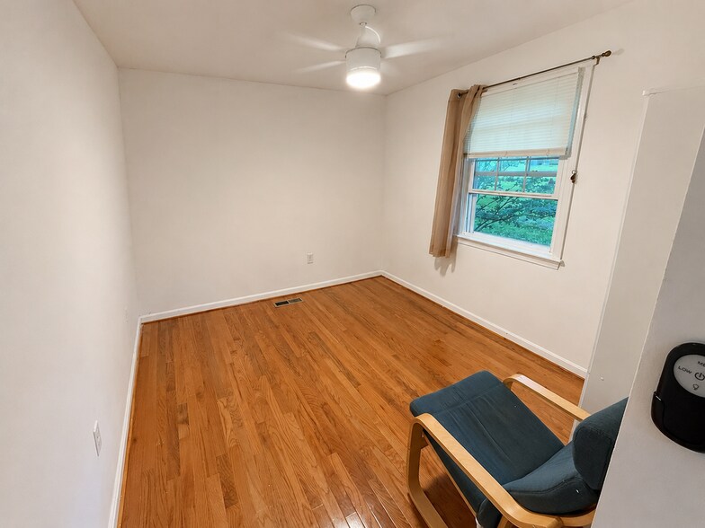 Building Photo - 4360 Greenberry Ln