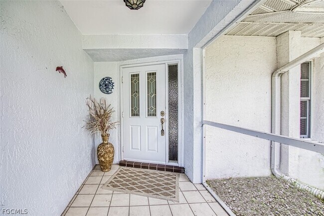 Building Photo - 5036 SW 9th Pl