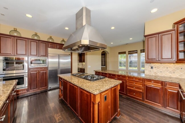 Building Photo - 3811 Belgain Ln