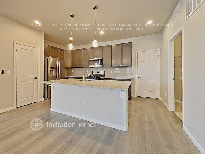 Building Photo - 4222 Prairie Dr