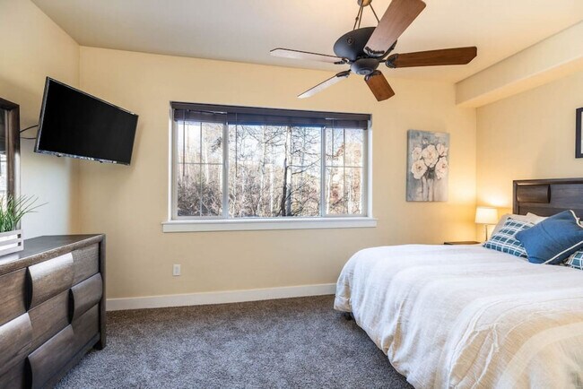 Building Photo - 5518 Lillehammer Ln