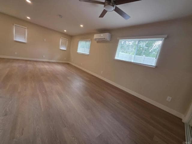 Building Photo - 10579 Oak Creek Dr