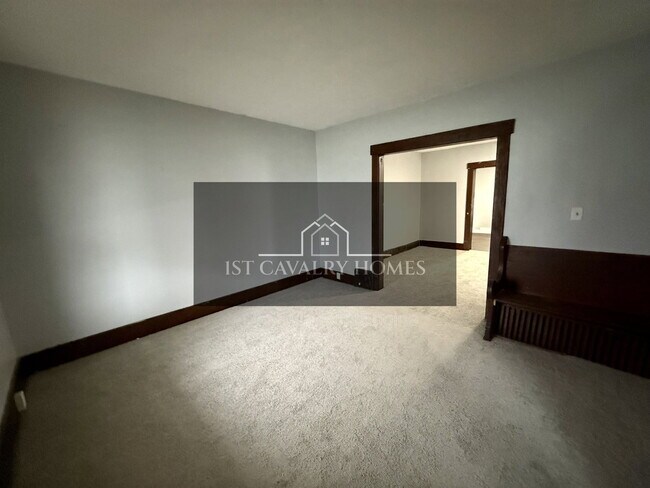 Building Photo - 242 Park Ave SW