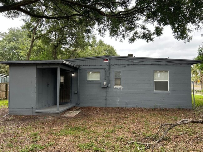 Building Photo - Convinient 2 Bedroom Home in Arlington!