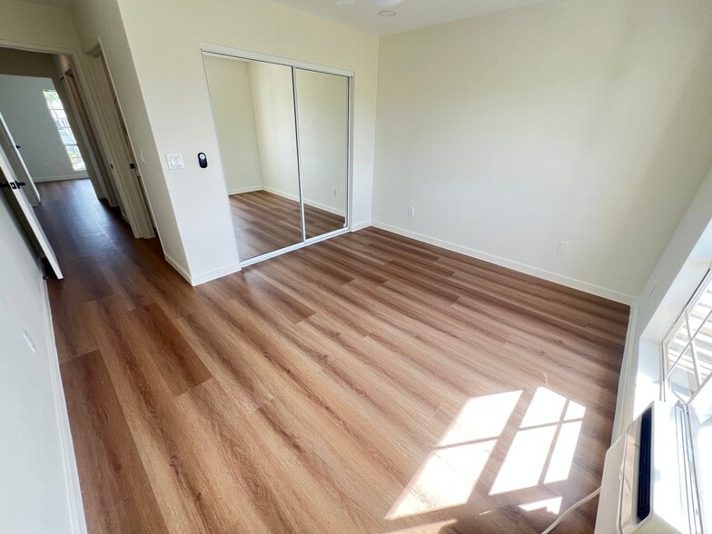 Building Photo - 94-690-690 Lumiauau St