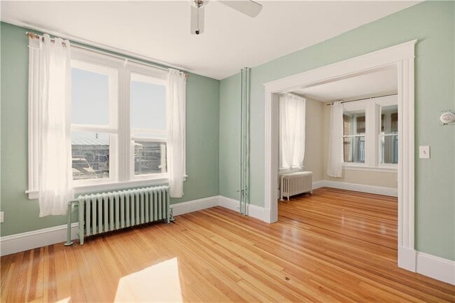 Building Photo - 7 Warner Pl