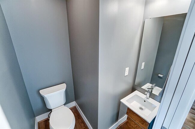 Building Photo - 438 Northern Ave