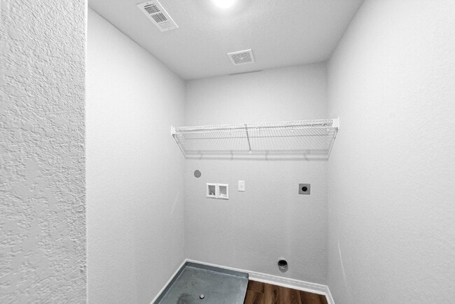 Building Photo - Modern Comfort Meets Everyday Living in This Beautifully Updated Two Story Home for Rent