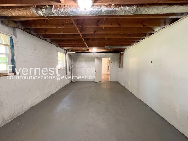 Building Photo - 3Bed/2Bath/Available Now!