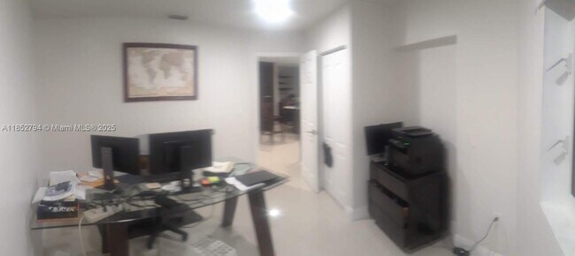 Building Photo - 16867 Royal Poinciana Dr