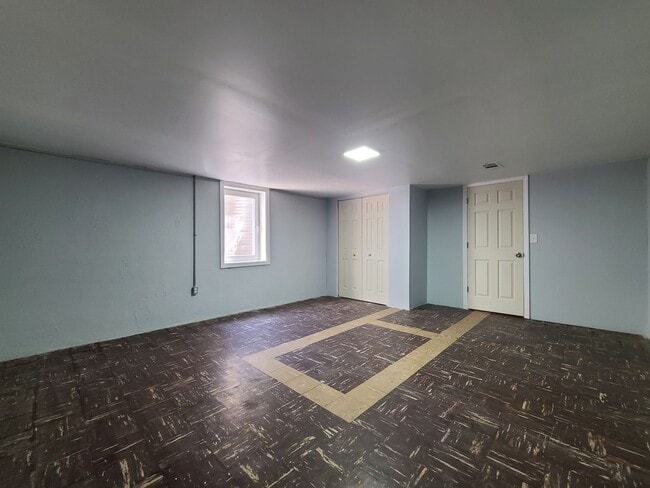 Building Photo - Spacious 4-Bed, 1.5-Bath Home in Benton Ha...