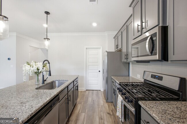 Building Photo - 2700 Westgate Park Dr