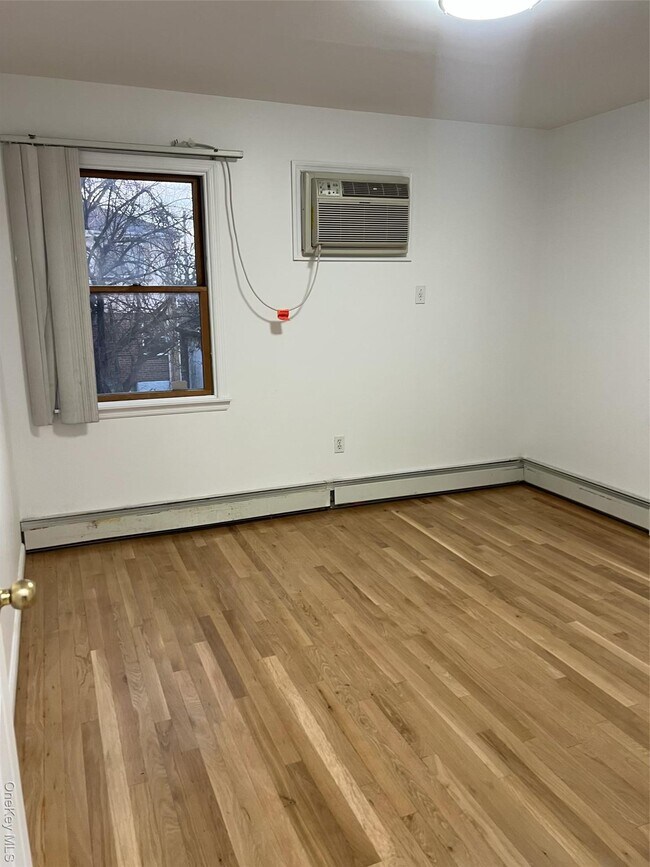 Building Photo - 196-54 44th Ave